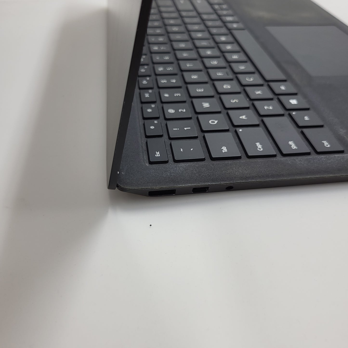 Microsoft Surface Laptop 2 1769 13.5" i7-8650U 1.9GHz 8GB RAM 256GB SSD
