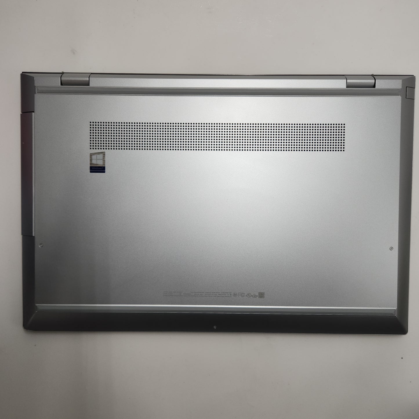 HP Envy 17t-bw000 17.3" i7-8550U 1.8GHz 12GB RAM 1TB HDD GeForce MX150