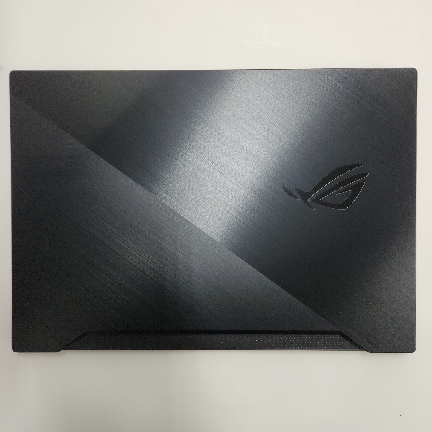 Asus ROG Zephyrus S15 GX502LXS-XS79 15.6" i7-10875H 2.3GHz 32GB RAM 1TB SSD GeForce RTX 2080 Super Max-Q