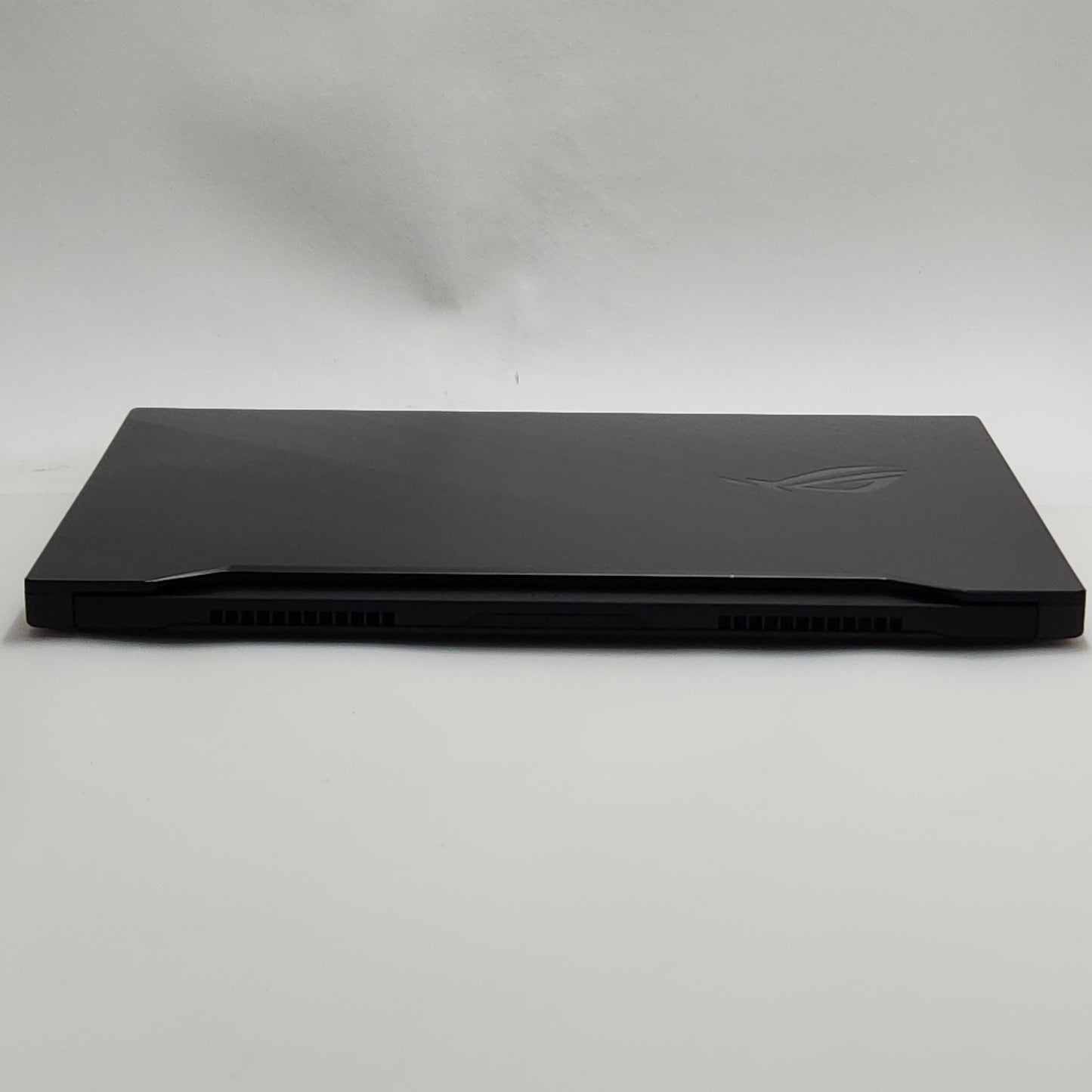 Asus ROG Zephyrus S15 GX502LXS-XS79 15.6" i7-10875H 2.3GHz 32GB RAM 1TB SSD GeForce RTX 2080 Super Max-Q