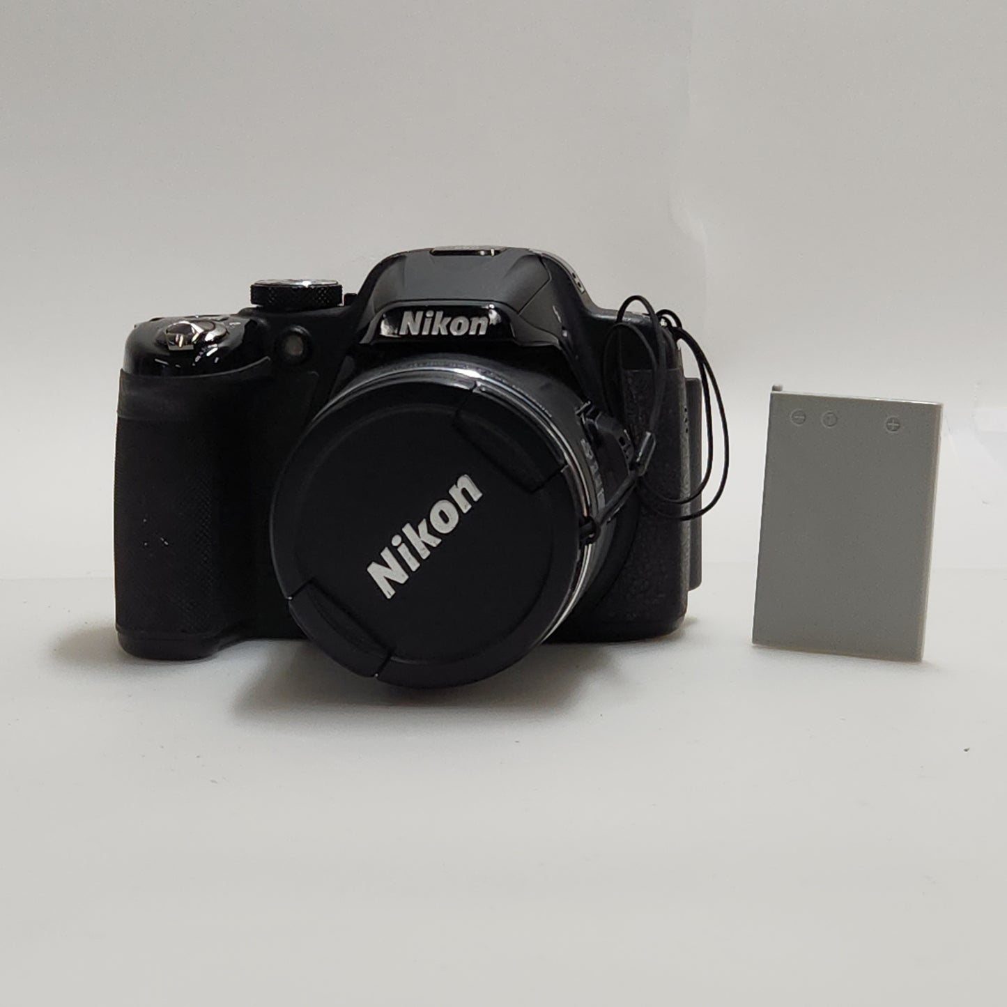 Nikon COOLPIX P520 18.1MP Digital Camera