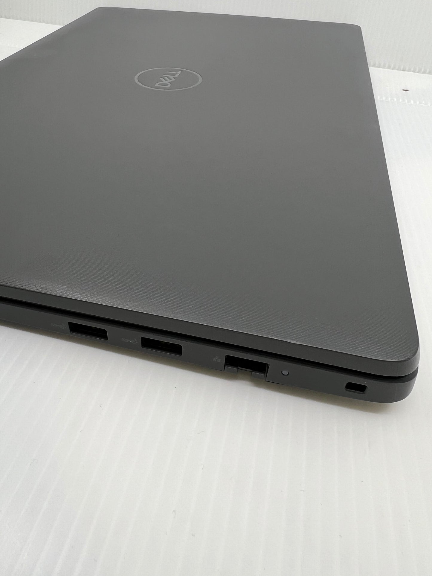 Dell Latitude 3540 15.6" i5-1335U 1.3GHz 8GB RAM 256GB SSD
