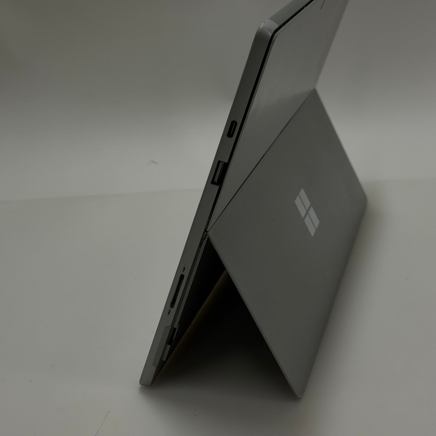 Broken Microsoft Surface Pro 7 1866 14.4" i5-1035G4 1.1GHz 8GB RAM 256GB SSD