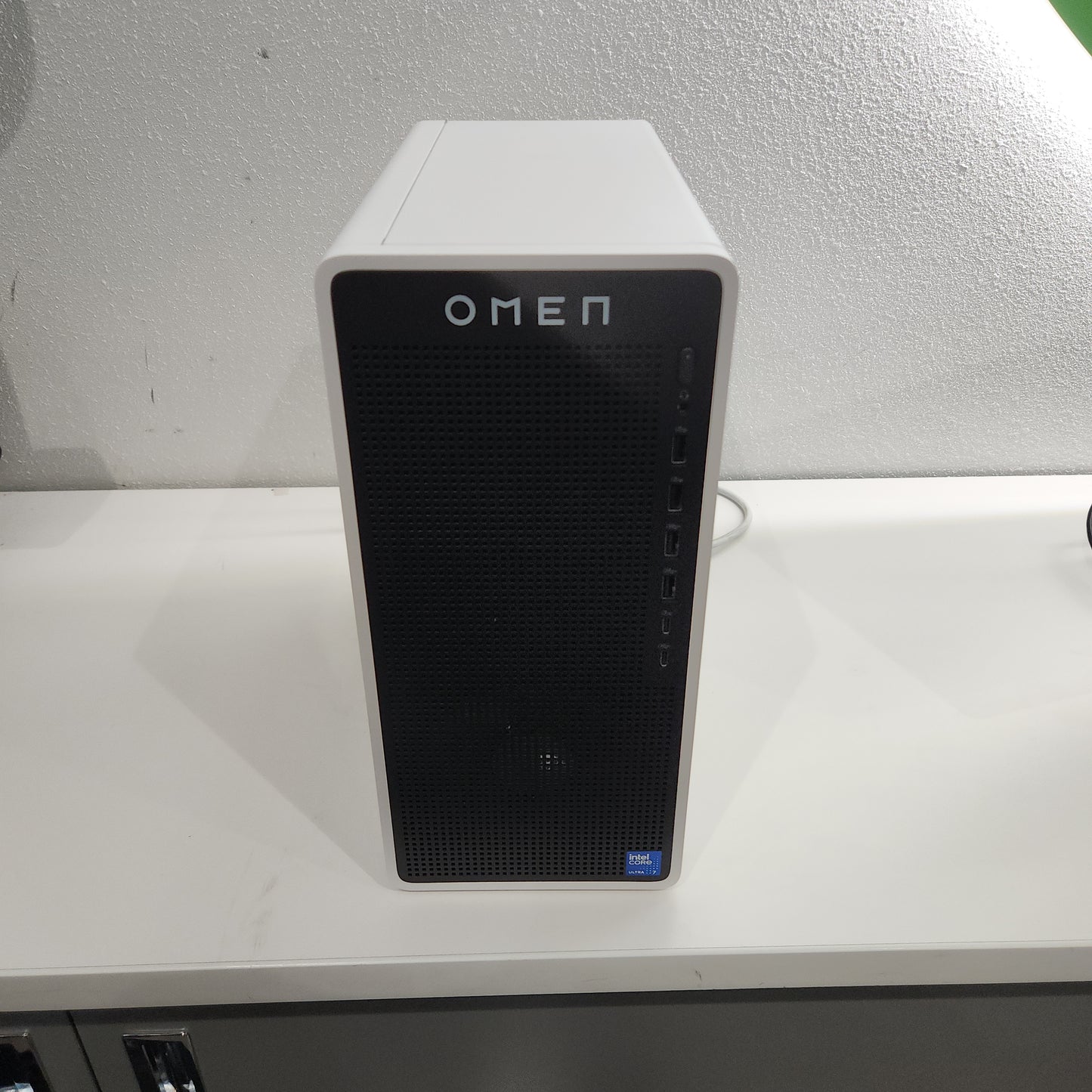 HP Omen 16l Ultra 7 265 2.40GHz 16GB RAM 1TB Gigabyte Geforce rtx 5060ti