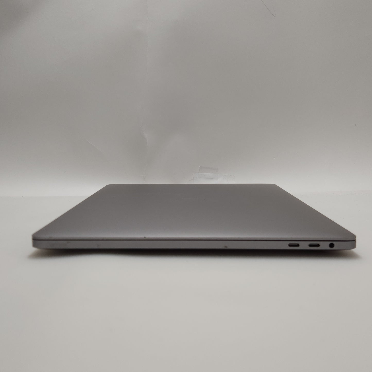 2019 Apple MacBook Pro 16" i7 32GB 1TB Space Gray Radeon Pro 5300M