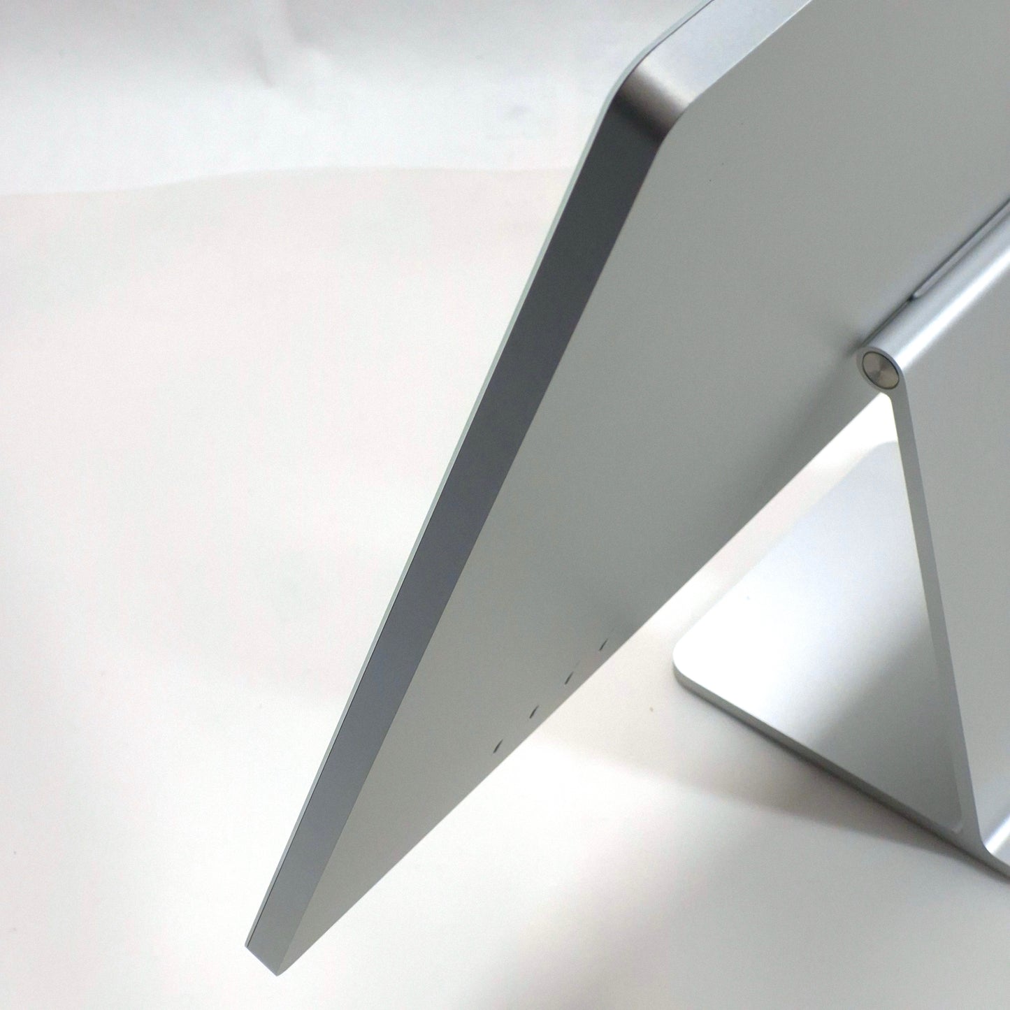 2021 Apple iMac 24" M1 7 Core 3.2GHz 8GB RAM 512GB SSD Silver Z131000LBLL/A