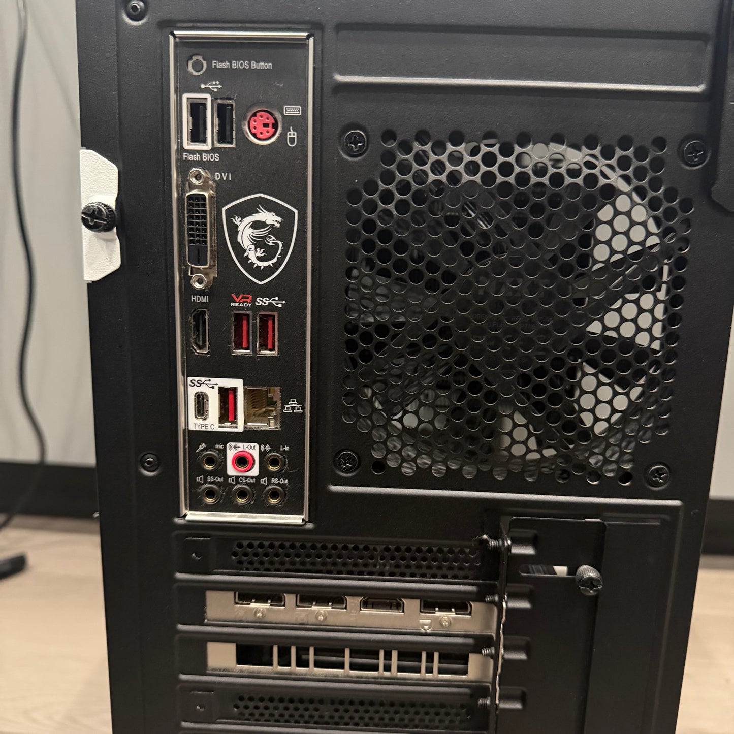 NZXT Custom PC ryzen 5 3600 3.20GHz 16GB RAM GeForce GTX 1660 Super