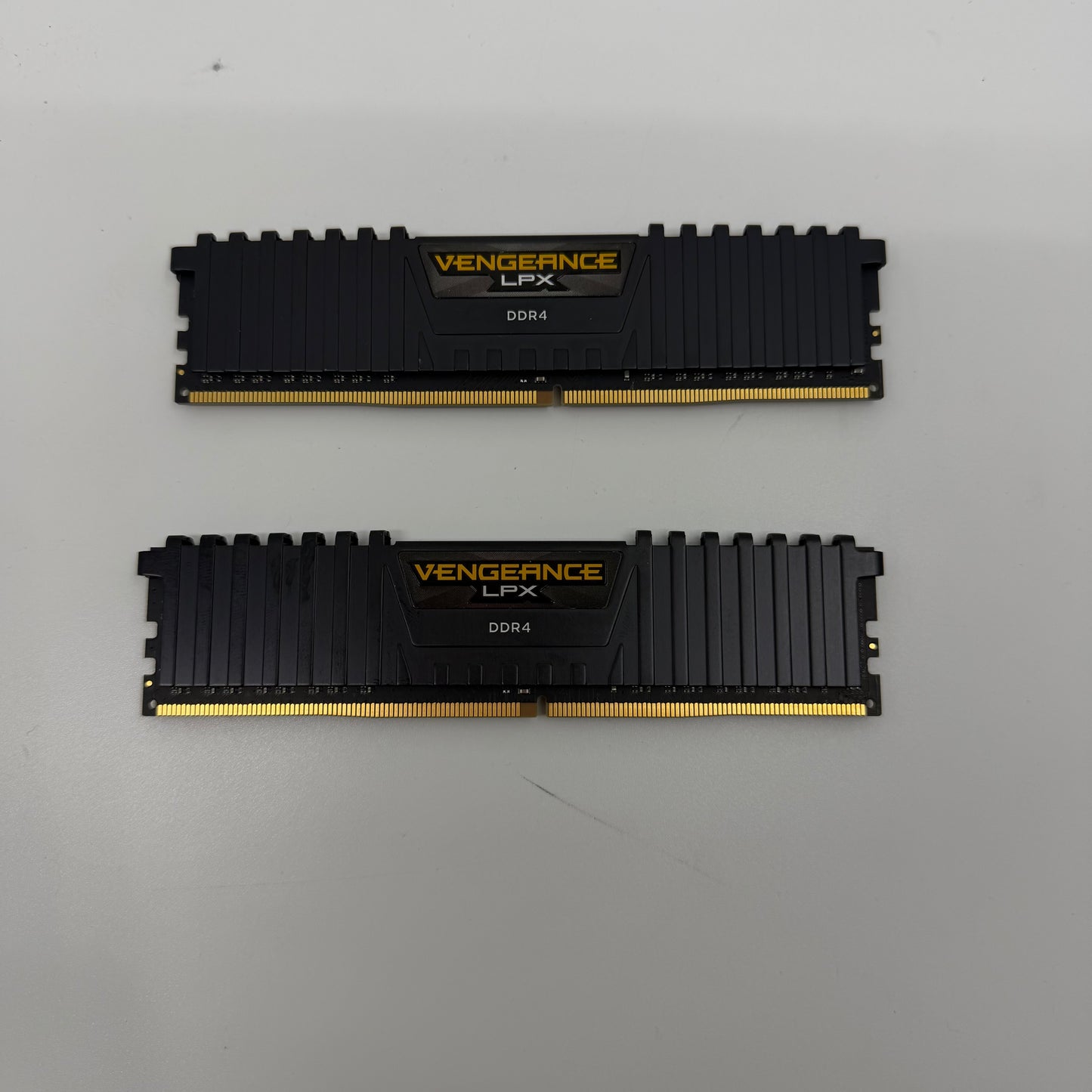 Corsair Vengeance LPX 16GB (2x8GB) RAM DDR4 2400MHz CMK16GX4M2A2400C16
