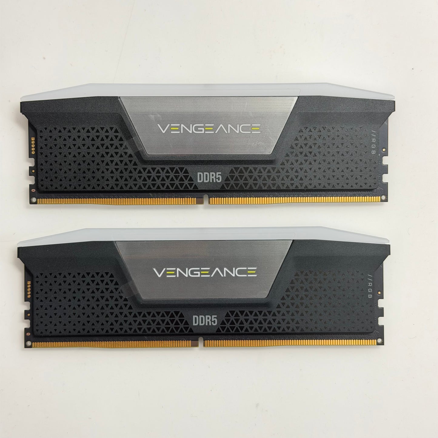 Corsair Vengeance RGB Pro 32GB (2x16GB) RAM DDR5 6000MHz CMH32GX5M2E6000C36