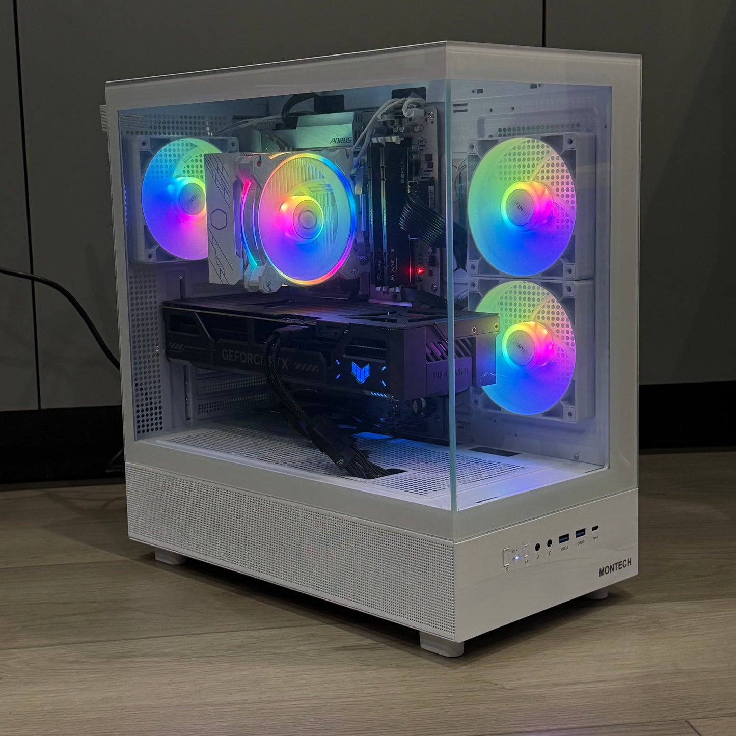 iBuyPower Custom PC ryzen 7 7700x 4.5Ghz 32GB RAM ZOTAC 5070