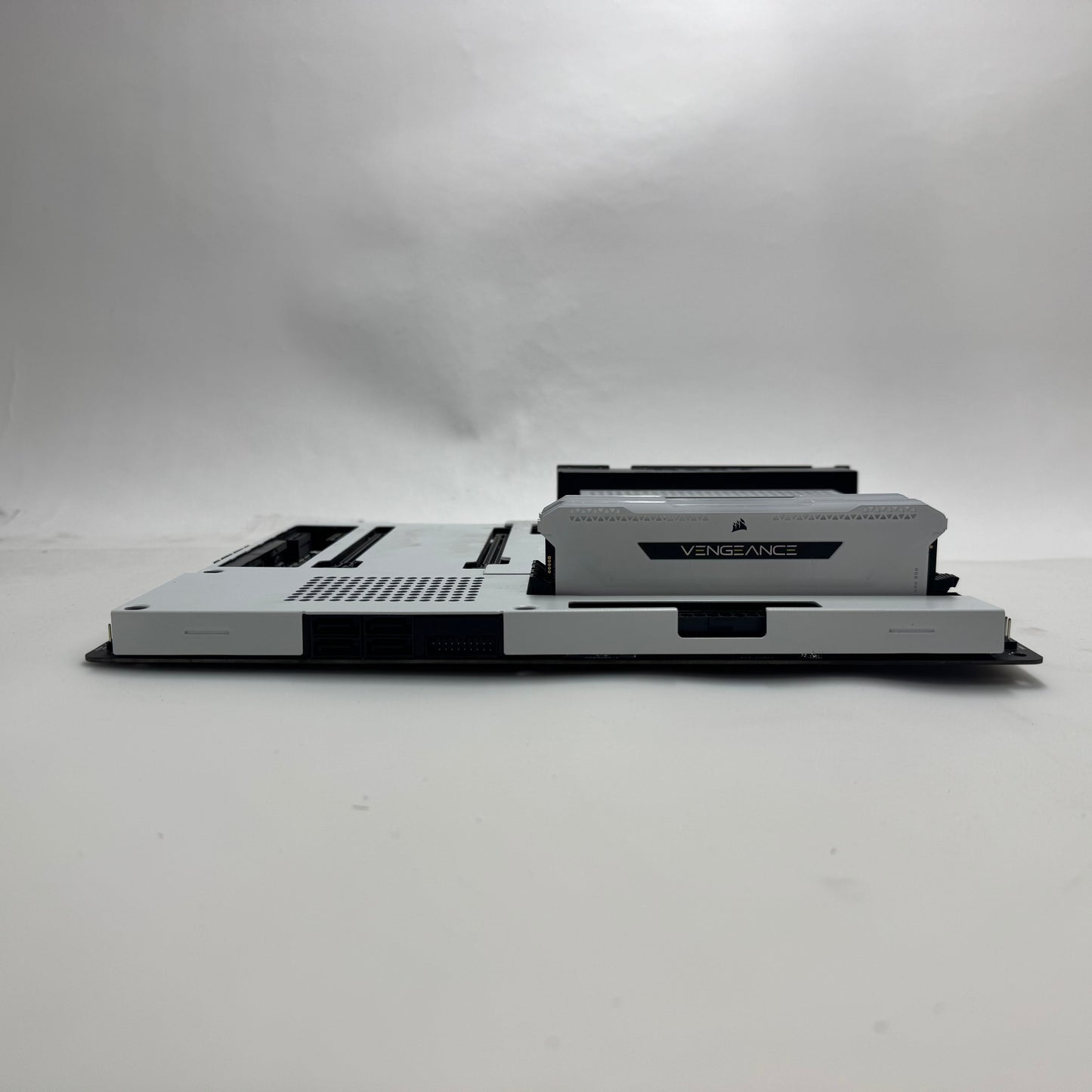 INTEL I7-10700 + NZXT N7 Z590 + CORSAIR VENGEANCE RGB 16GB RAM COMBO