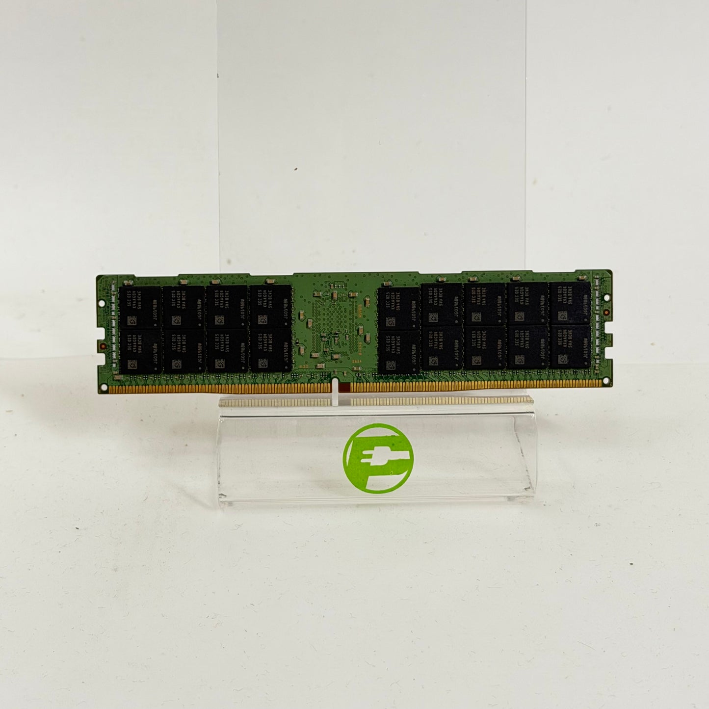 BROKEN Samsung 64GB (1x64GB) RAM DDR4 3200MHz M393A8G40BB4-CWE