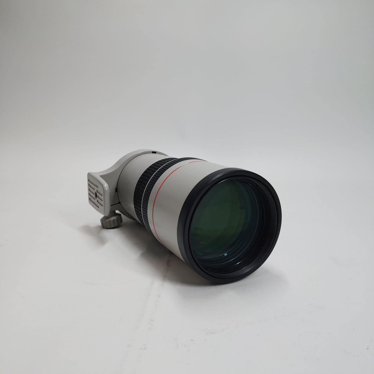 Canon EF Telephoto 300mm f/4.0L IS USM Lens