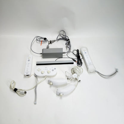 Nintendo Wii Video Game Console RVL-001 White with accessories