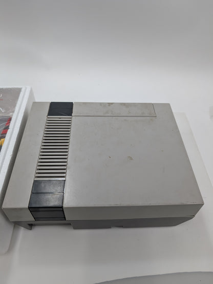 Nintendo Deluxe Set Gaming Console  NES-001