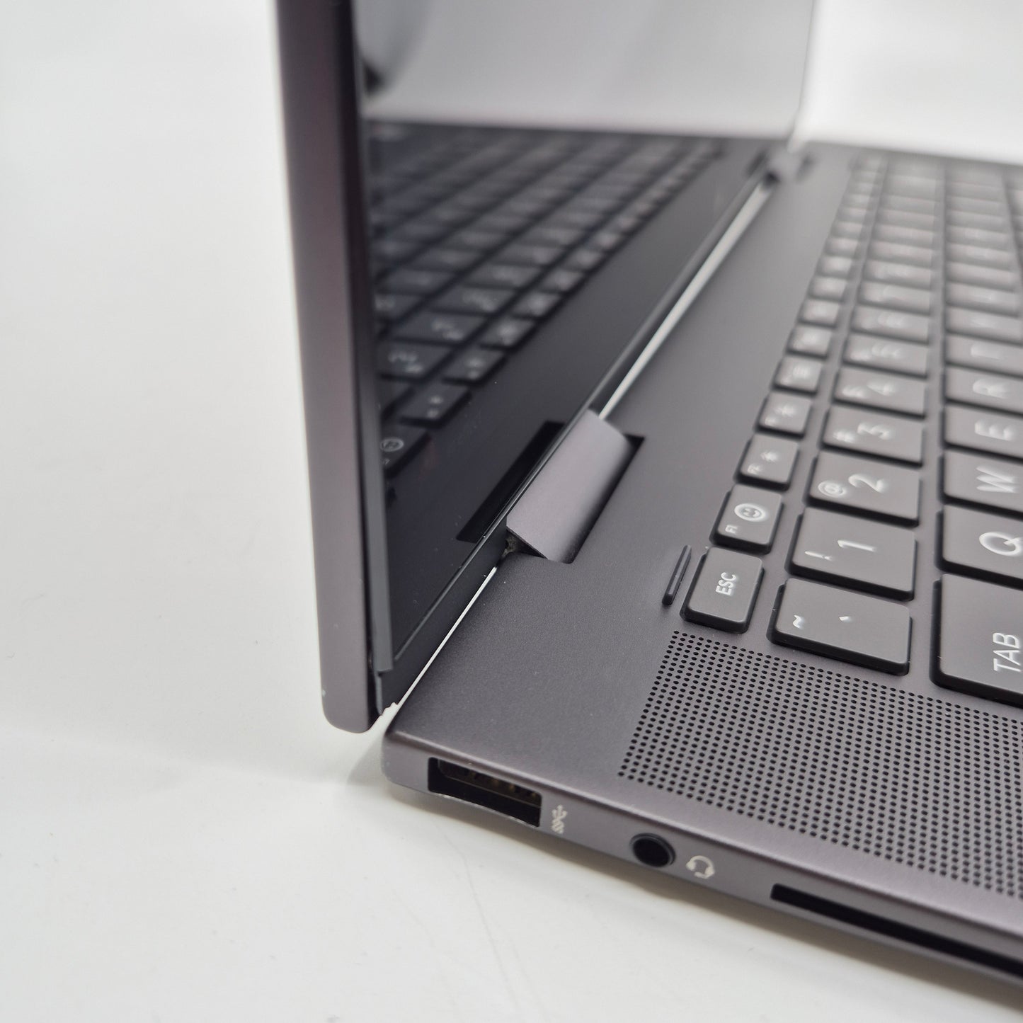 HP Envy x360 15-fh0023dx 15.6" Ryzen 7 7730U 2.0GHz 16GB RAM 512GB SSD